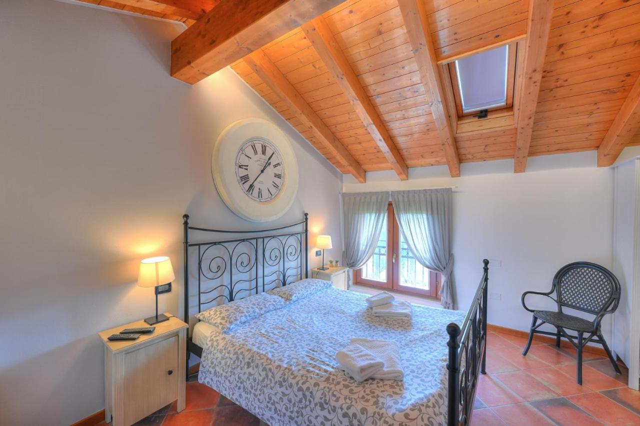 Albatros Apartment ตอสโกลาโน มาแดร์โน ภายนอก รูปภาพ