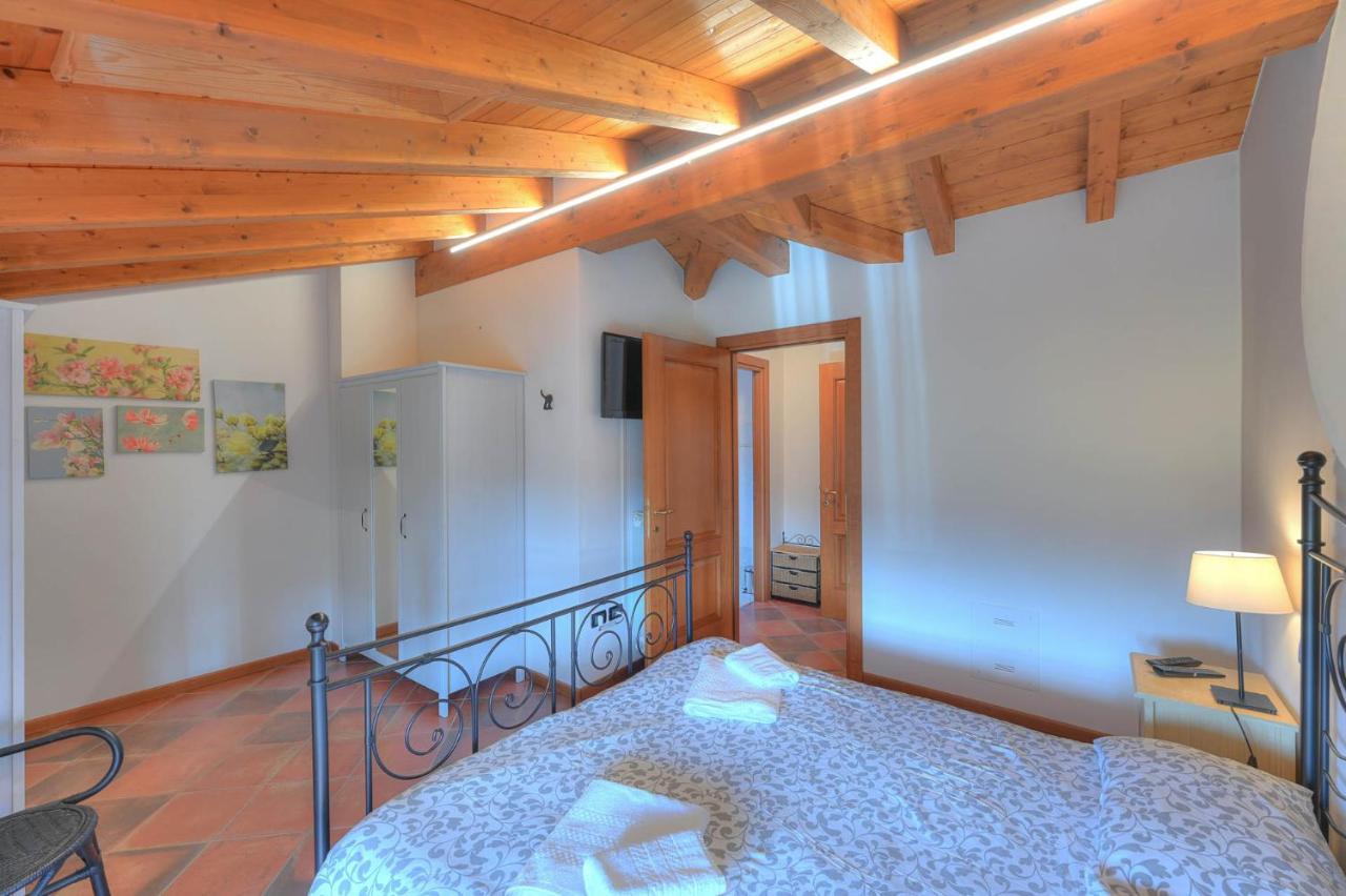 Albatros Apartment ตอสโกลาโน มาแดร์โน ภายนอก รูปภาพ